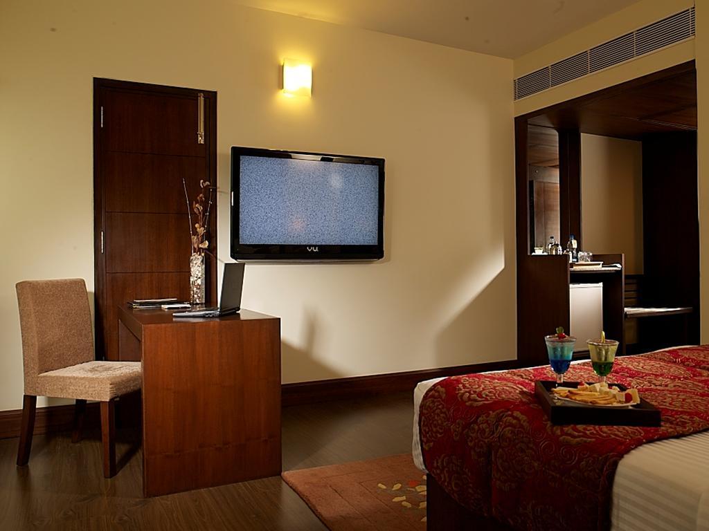 Hotel Express Towers Vadodara Kamer foto